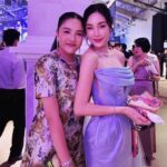 Pitchanart Sakakorn Instagram – อาชีพหลักไปงานแต่ง อาชีพเสริมไปงานวันเกิด🫣🫣🫣
เลื่อนดูวันรวมพี่น้องและผองเพื่อน👉🏻 👯‍♀️🫶🏻♥️ #loveoillikeaido
📷 by @great_est
👗 @oatcouture_dresses @ KingPower  Sevaree