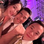 Pitchanart Sakakorn Instagram – อาชีพหลักไปงานแต่ง อาชีพเสริมไปงานวันเกิด🫣🫣🫣
เลื่อนดูวันรวมพี่น้องและผองเพื่อน👉🏻 👯‍♀️🫶🏻♥️ #loveoillikeaido
📷 by @great_est
👗 @oatcouture_dresses @ KingPower  Sevaree