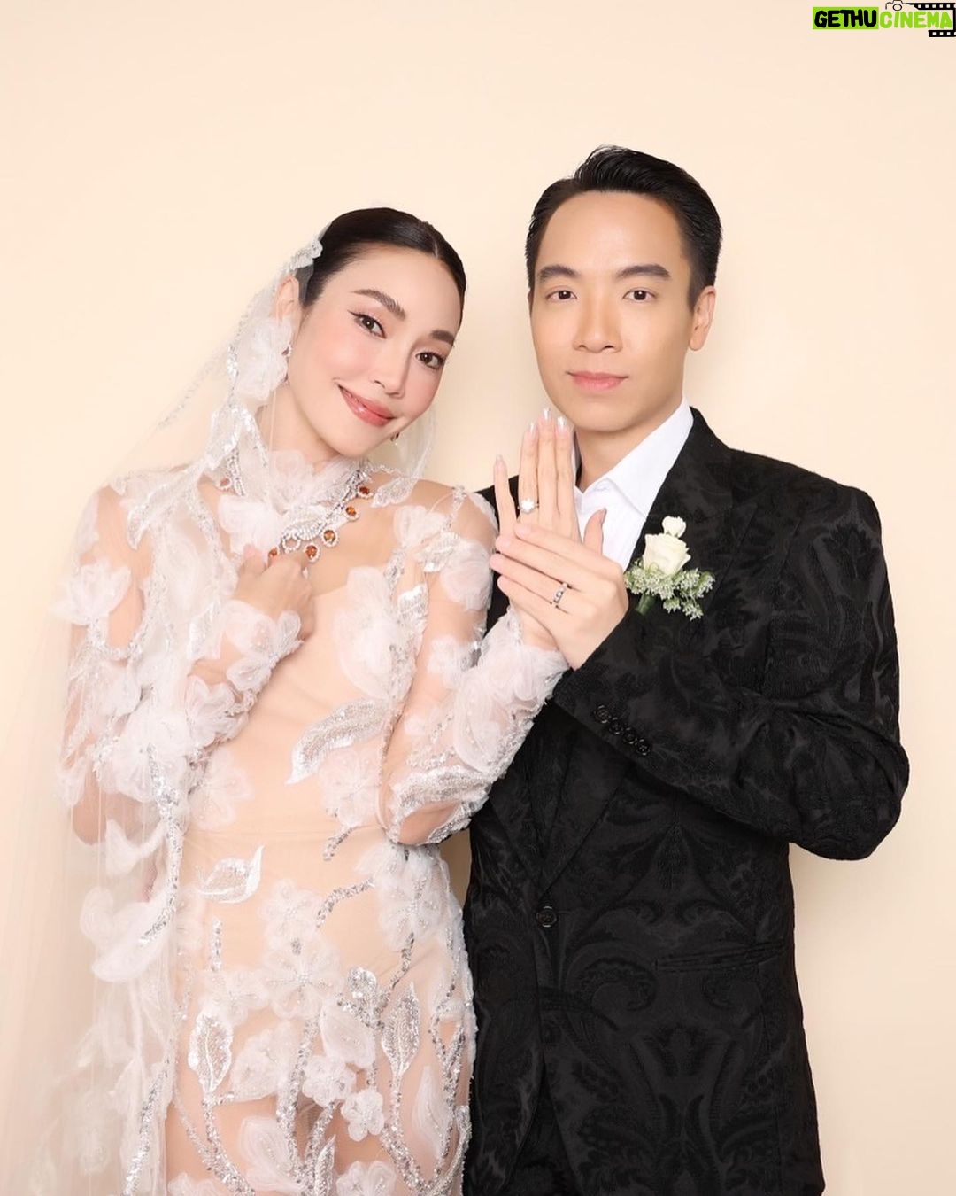Pitchanart Sakakorn Instagram - แต่งงานมาครบ1 เดือนแล้วค่า ไม่อยากจะเชื่อเลย♥️💍👰🏻♀️ ปล.คิดถึงทุกๆคนในวันนั้น #ก็ว่าจะไม่รัก