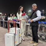 Pitchanart Sakakorn Instagram - มีผู้มารับตอนดึก! 🌹 @pegasus.luggage Jaipur International Airport