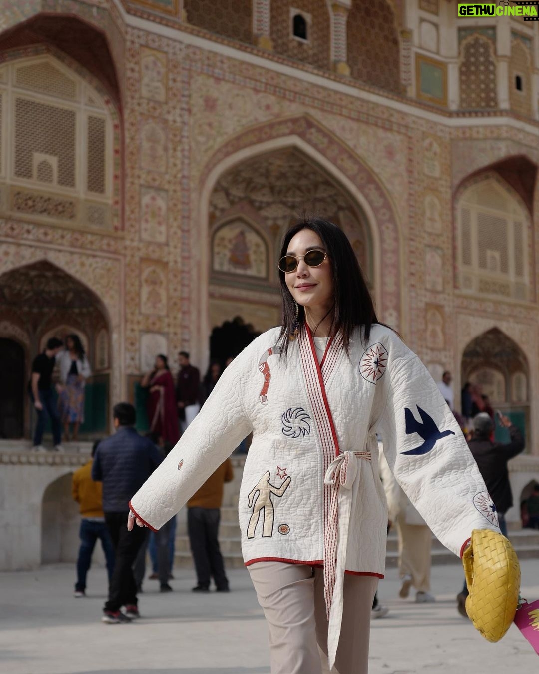 Pitchanart Sakakorn Instagram - เมย์บิ๊ก ตอน ตะลุยแดนภารตะ 🇮🇳🐫👳🏻♂️♥️🐍 #ก็ว่าจะไม่รัก Jaipur Pink City
