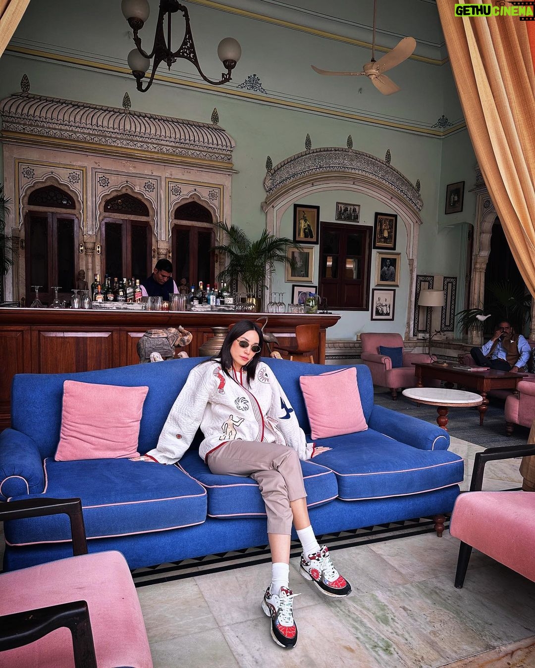 Pitchanart Sakakorn Instagram - เมย์บิ๊ก ตอน ตะลุยแดนภารตะ 🇮🇳🐫👳🏻♂️♥️🐍 #ก็ว่าจะไม่รัก Jaipur Pink City