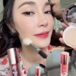 Pitchanart Sakakorn Instagram – ผชติดมั้ยไม่รู้ แต่ลิปนี้ติดแน่นติดทนติดนาน กินอะไรสีก็ไม่หลุด ลิป M A Y ลิปแมท 3 in1 ทาได้ทั้ง ตา แก้ม ปาก และลิป tint สีสวยมาก เหมาะกับวาเลนไทน์ และตรุษจีนนี้เป็นอย่างยิ่ง รีบไปหาซื้อมาใช้กันนะคะ 💄💋♥️🫣 @maycosmeofficial