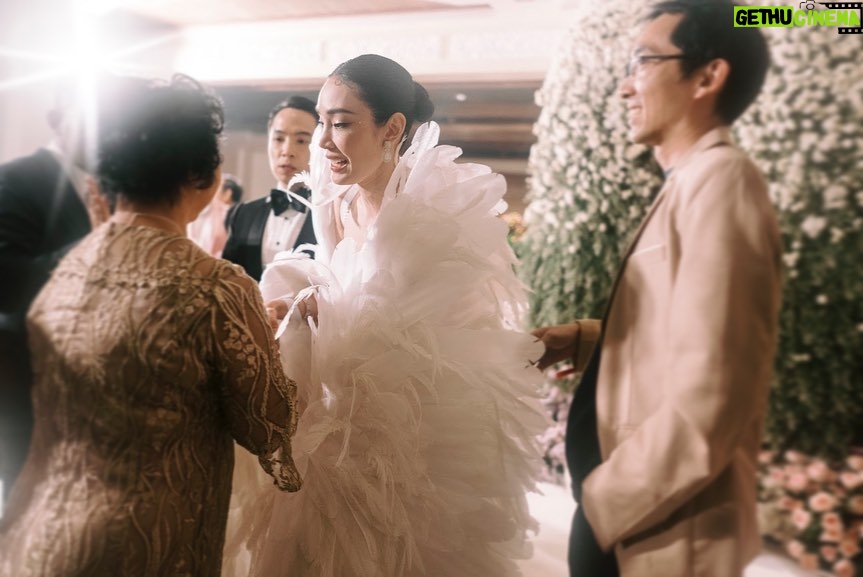 Pitchanart Sakakorn Instagram - After Party!🤩 👼 @narong_official 📸 @tachpasit Grand Hyatt Erawan Bangkok