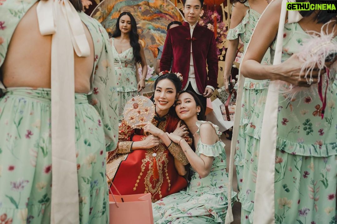 Pitchanart Sakakorn Instagram - เพื่อนเจ้าสาวของพิชชี่! 🫶🏻♥️👗👩🏻💄 #ก็ว่าจะไม่รัก 👗 @flat2112 📸 @sixtysix @sixtysixvisual บ้านปาร์คนายเลิศ