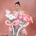 Pitchanart Sakakorn Instagram - ขอบพระคุณที่สละเวลามางานเปิดตัวเครื่องสำอางของเมย์นะคะ 🙏🫶🏻♥️ M A Y พร้อมขายทุกช่องทางออนไลน์แล้ววันนี้!@maycosmeofficial 👩🏻💄 #unveilyourkindofbeauty #MAYcosme Lady L At Nailert Park Heritage Home