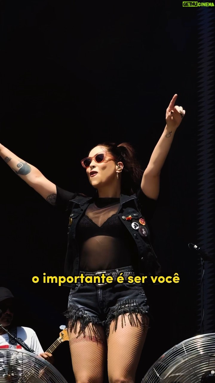 Pitty - 134.8K Likes - mesmo que seja bizarro 🎶
🎥 @stephaniexhahne