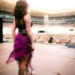 Pitty Instagram - valeu por esse sábado in-sa-no🔥 simbora que daqui a pouco tem mais IWBT em Curitiba. São Paulo, encontro vocês de novo dias 12 e 14 de abril 💜 📸 @stephaniexhahne Allianz Parque