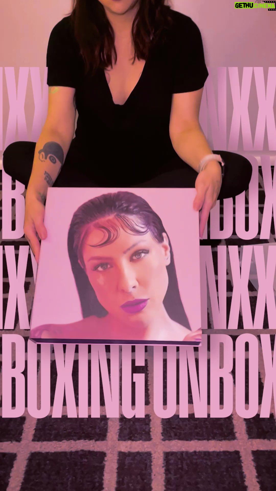Pitty - 111.1K Likes - o unboxing que eu mais queria fazer 💜 Box ACNXX já nas lojas (link na bio). quem já garantiu o seu?
