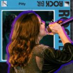 Pitty Instagram - #tbt com ACN Reativado na rua, no metrô, nas plataformas, em todo lugar 💜 tá aí no seu play também? ouça no link da bio 🎶