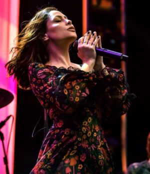 Pitty Instagram - registros do último show de 2023; foi lindo, vigoroso, e amoroso. obrigada, Guarapari! feliz ano novo pra geral ✨
partiu, 2024 🚀

📸: @stephaniexhahne