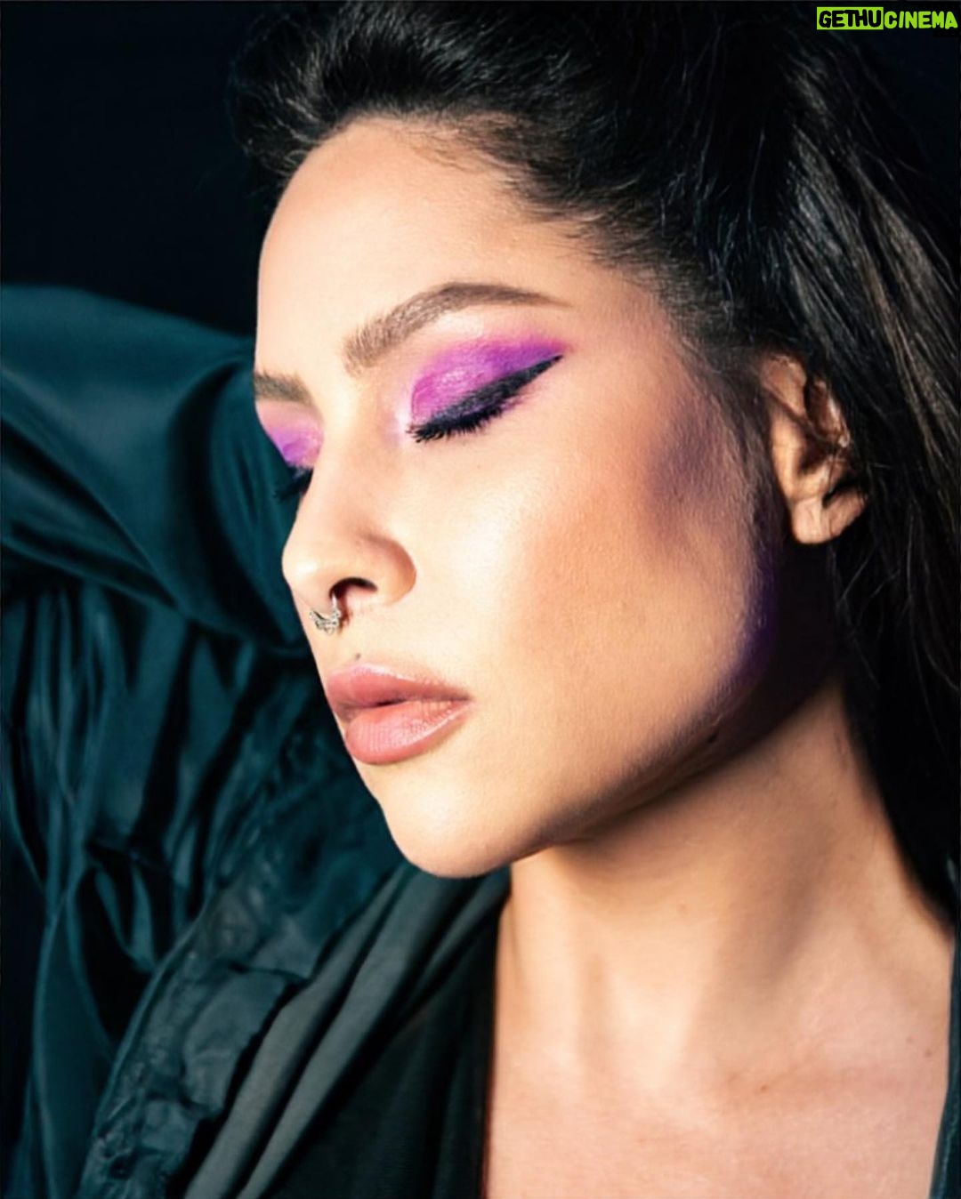 Pitty Instagram - pós-apocalíptica Mad Max vibes, 🏜️ produção exclusiva pro Rock The Mountain por @fawkeslab. beauty @eduhyde styling @jumaiajumaia photo @stephaniexhahne Petrópolis - RJ