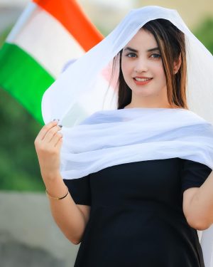Piyanka Mongia Instagram - My heart beats with pride when I see the amazing colors of Independence spreading joy and happiness all around us🇮🇳
Happy Independence Day🇮🇳
.
.
#independenceday #happyindependenceday #15august #15thaugust #freedom