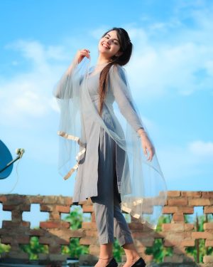 Piyanka Mongia Instagram - Tenu Suit Suit Karda…❤️ 6th is My Fav🙈
.
.
.

#piyanka_mongia #piyankamongia #keepsupporting #keepgoing #keepsmiling #keeploving #keepmotivating #kbye #picoftheday #pictureoftheday #punjab