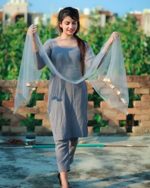 Piyanka Mongia Instagram - Tenu Suit Suit Karda…❤️ 6th is My Fav🙈
.
.
.

#piyanka_mongia #piyankamongia #keepsupporting #keepgoing #keepsmiling #keeploving #keepmotivating #kbye #picoftheday #pictureoftheday #punjab