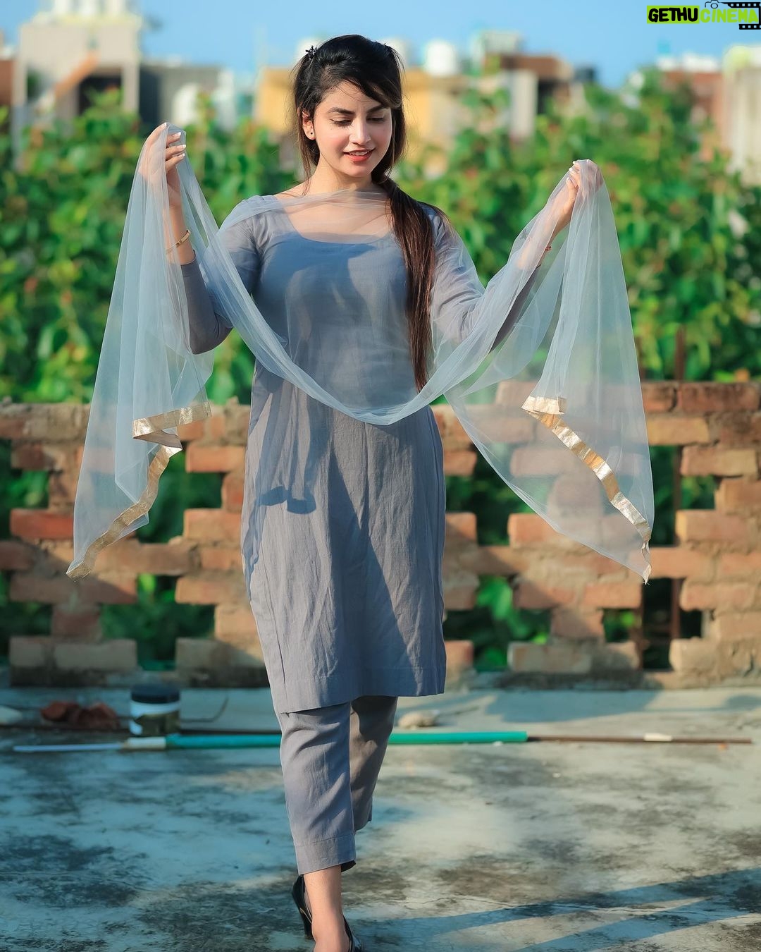 Piyanka Mongia - 342.9K Likes - Tenu Suit Suit Karda…❤️ 6th is My Fav🙈
.
.
.
#piyanka_mongia #piyankamongia #keepsupporting #keepgoing #keepsmiling #keeploving #keepmotivating #kbye #picoftheday #pictureoftheday #punjab