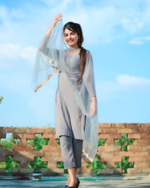 Piyanka Mongia Instagram - Tenu Suit Suit Karda…❤️ 6th is My Fav🙈
.
.
.

#piyanka_mongia #piyankamongia #keepsupporting #keepgoing #keepsmiling #keeploving #keepmotivating #kbye #picoftheday #pictureoftheday #punjab