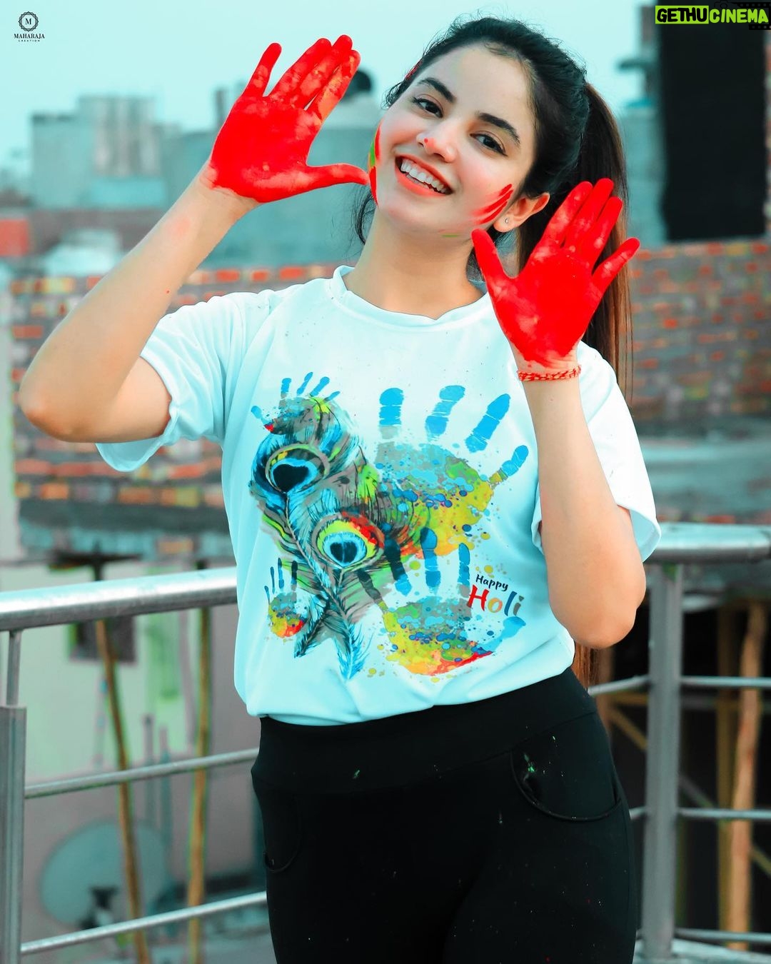 Piyanka Mongia Instagram - Am I Looking Cute?😉👅If “Yes”then drop”❤️” . . . #piyanka_mongia #piyankians #piifam . . #keepsupporting #keepgoing #keeploving #keepmotivating #kbye #instagram #insta #instafashion #fashion #fashionblogger #fashionstyle #fashionista #fashionphotography #holi #holifestival #happyholi #fashiongram #lifestyle #lifestyleblogger #lifestylephotography #lifestylebloggers #lifestylemodel #punjab