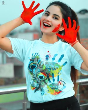 Piyanka Mongia Instagram - Let the colours of Holi spread message of peace and happiness 😊Happy Holi❤️
.
.
#holi #holifestival #holi2021 #happyholi #piyanka_mongia #piyankians #piifam