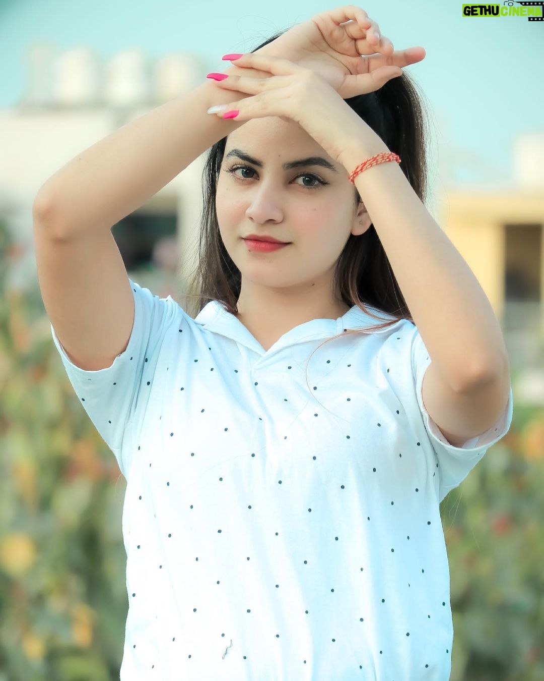 Piyanka Mongia Instagram - You can’t miss the last pic🥺❤️ That’s My Fav!😍 . . #picoftheday #keepsupporting #keepgoing #kbye #piyanka_mongia #piyankians #piifam #punjab