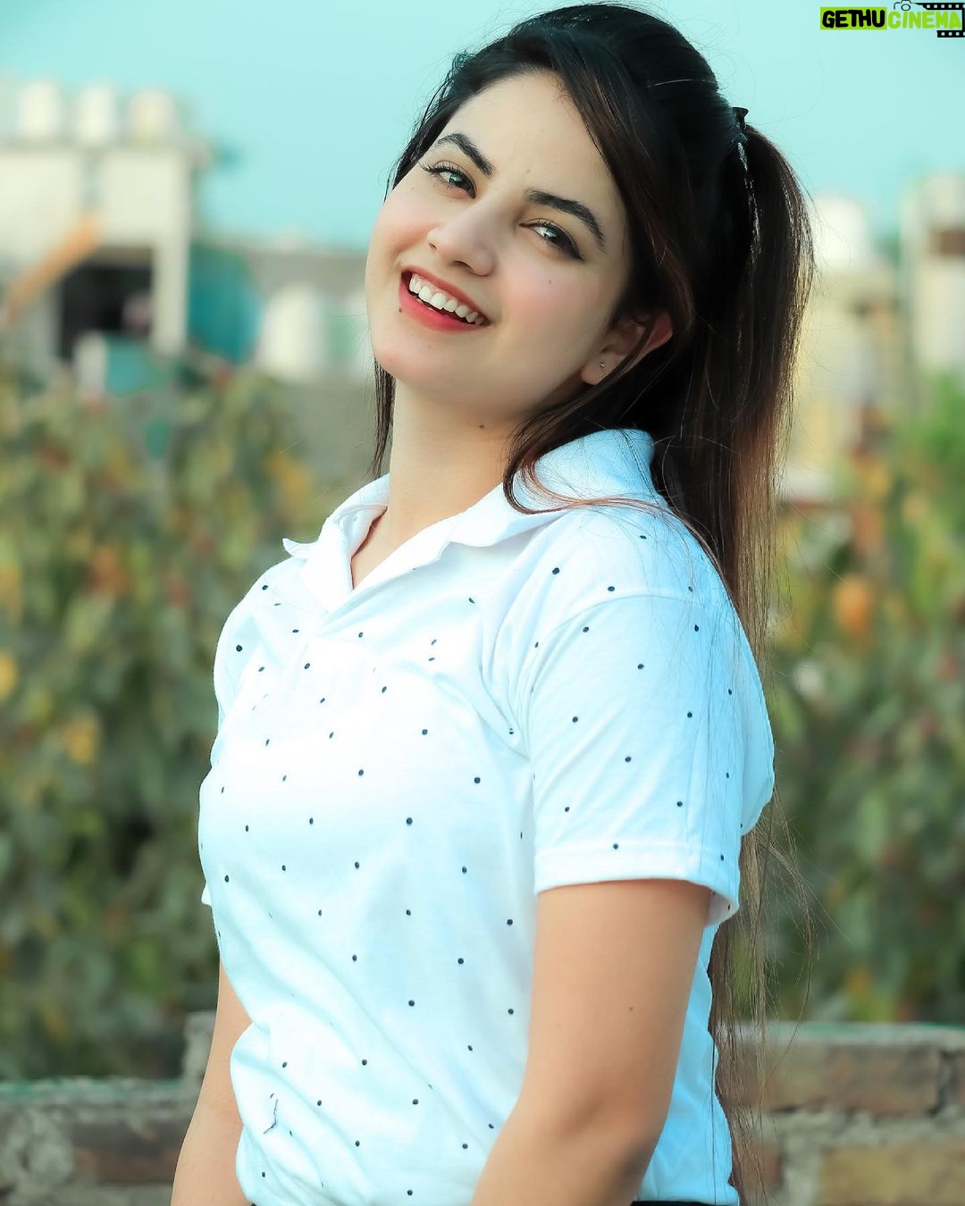 Piyanka Mongia Instagram - You can’t miss the last pic🥺❤️ That’s My Fav!😍 . . #picoftheday #keepsupporting #keepgoing #kbye #piyanka_mongia #piyankians #piifam #punjab