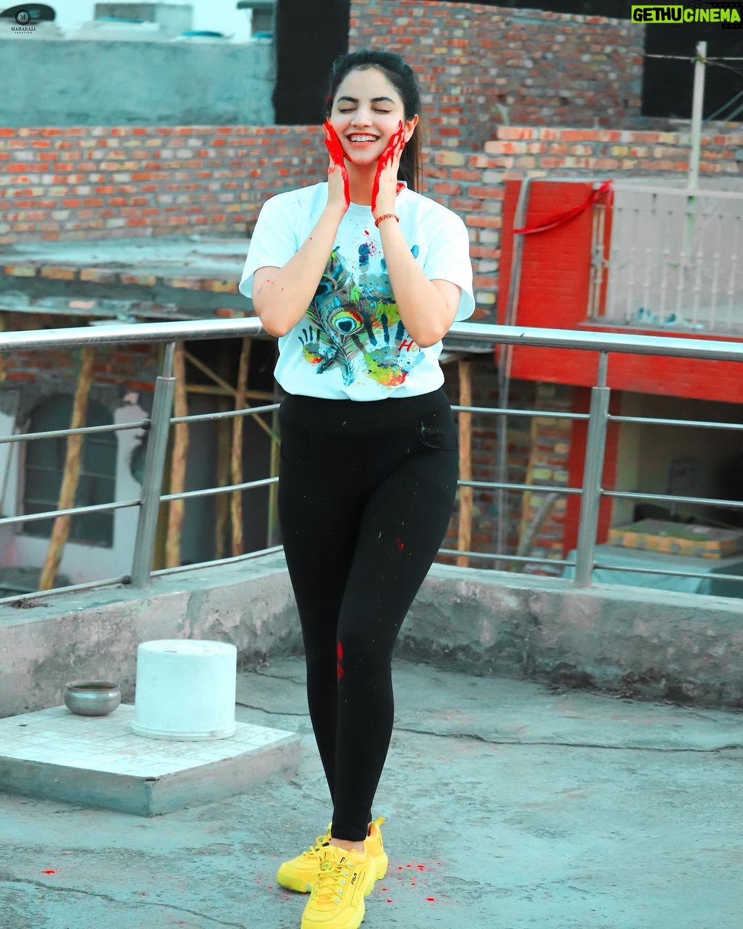 Piyanka Mongia Instagram - Am I Looking Cute?😉👅If “Yes”then drop”❤️” . . . #piyanka_mongia #piyankians #piifam . . #keepsupporting #keepgoing #keeploving #keepmotivating #kbye #instagram #insta #instafashion #fashion #fashionblogger #fashionstyle #fashionista #fashionphotography #holi #holifestival #happyholi #fashiongram #lifestyle #lifestyleblogger #lifestylephotography #lifestylebloggers #lifestylemodel #punjab
