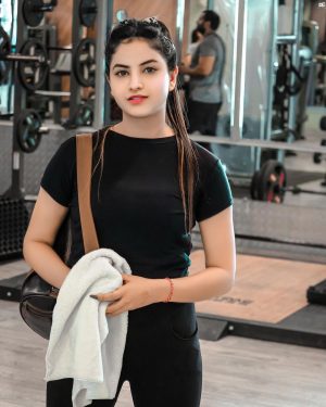 Piyanka Mongia Instagram - Life is like exercise. The harder it is, the stronger you become🔥
.
.
.

#piyanka_mongia #piyankians #piifam 
.
.

#keepsupporting #keepgoing #keeploving #keepmotivating #kbye #instadaily #instagood #instagram #insta #instamood #instafashion #fashion #fashionblogger #fashionstyle #fashionista #fashionphotography #fashionable #fashiongram #lifestyle #lifestyleblogger #lifestylephotography #lifestylebloggers #lifestylemodel #punjab