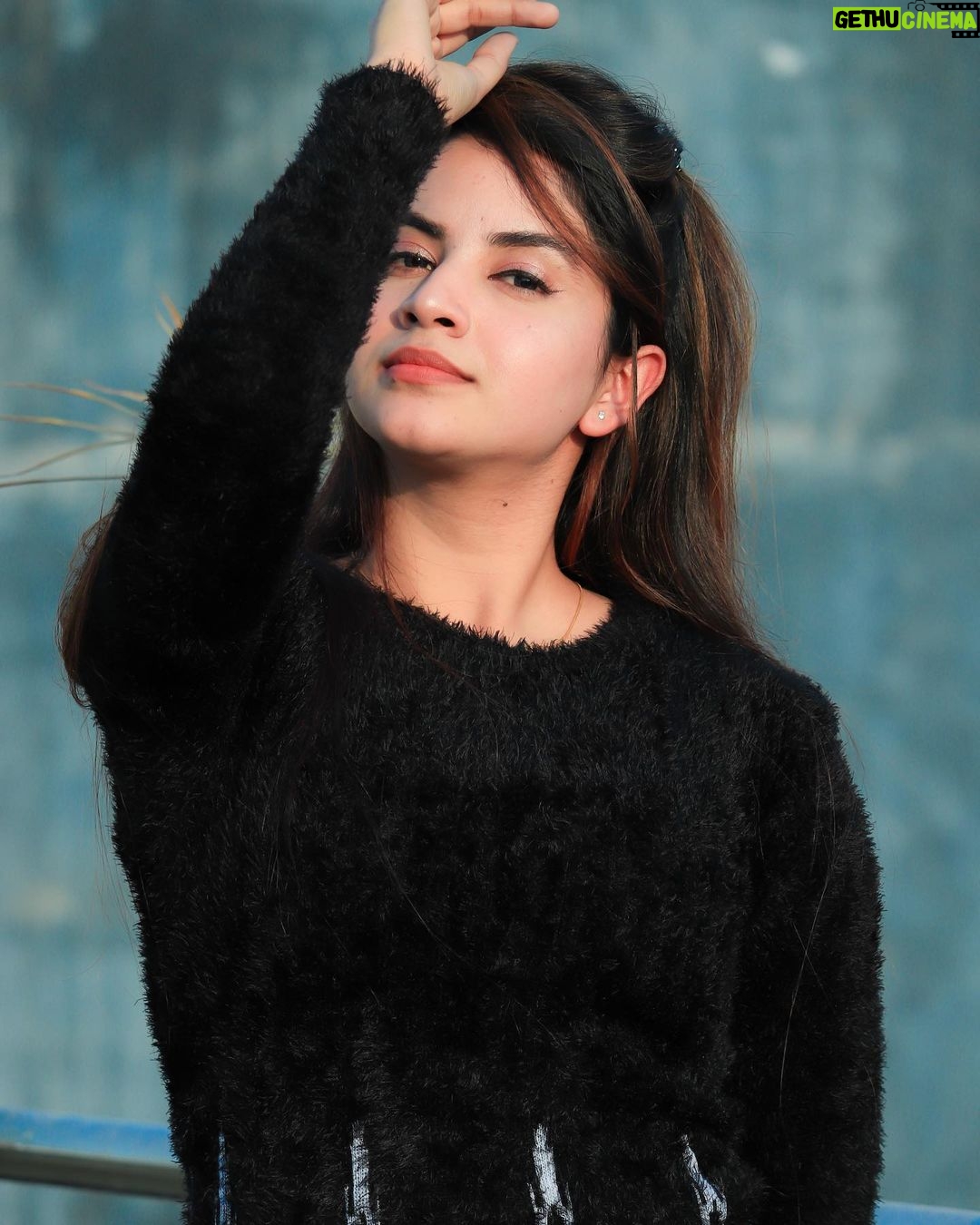 Piyanka Mongia Instagram - WTF (where’s the food)?🤤😍😉 . . . #piyanka_mongia #piyankians #piifam . . #keepsupporting #keepgoing #keeploving #keepmotivating #kbye #instadaily #instagood #instagram #insta #instamood #instafashion #fashion #fashionblogger #fashionstyle #reels #fashionphotography #fashionable #fashiongram #reelitfeelit #lifestyleblogger #lifestylephotography #reelkarofeelkaro #lifestylemodel #punjab