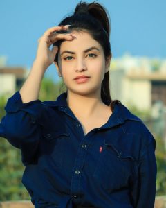 Piyanka Mongia Instagram - चाहत उसी से रखो जो बिन इबादत मिल जाए जो नसीब में नहीं, वो मोहब्बत बेकार है...🌹 . . . #piyanka_mongia #piyankians #piifam . . #keepsupporting #keepgoing #keeploving #keepmotivating #kbye #instadaily #instagood #instagram #insta #instamood #instafashion #fashion #fashionblogger #fashionstyle #reels #fashionphotography #fashionable #fashiongram #reelitfeelit #lifestyleblogger #lifestylephotography #reelkarofeelkaro #lifestylemodel #punjab