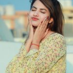 Piyanka Mongia Instagram - जिंदगी आसान नहीं होती, इसे आसान बनाना पड़ता है…! कुछ “अंदाज” से, कुछ “नजर अंदाज” से…!😊 . . . #piyanka_mongia #piyankians #piifam . . #keepsupporting #keepgoing #keeploving #keepmotivating #kbye #instadaily #instagood #instagram #insta #instamood #instafashion #fashion #fashionblogger #fashionstyle #reels #fashionphotography #fashionable #fashiongram #reelitfeelit #lifestyleblogger #lifestylephotography #reelkarofeelkaro #lifestylemodel #punjab