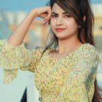 Piyanka Mongia Instagram - जिंदगी आसान नहीं होती, इसे आसान बनाना पड़ता है…! कुछ “अंदाज” से, कुछ “नजर अंदाज” से…!😊 . . . #piyanka_mongia #piyankians #piifam . . #keepsupporting #keepgoing #keeploving #keepmotivating #kbye #instadaily #instagood #instagram #insta #instamood #instafashion #fashion #fashionblogger #fashionstyle #reels #fashionphotography #fashionable #fashiongram #reelitfeelit #lifestyleblogger #lifestylephotography #reelkarofeelkaro #lifestylemodel #punjab