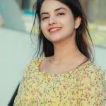 Piyanka Mongia Instagram - जिंदगी आसान नहीं होती, इसे आसान बनाना पड़ता है…! कुछ “अंदाज” से, कुछ “नजर अंदाज” से…!😊 . . . #piyanka_mongia #piyankians #piifam . . #keepsupporting #keepgoing #keeploving #keepmotivating #kbye #instadaily #instagood #instagram #insta #instamood #instafashion #fashion #fashionblogger #fashionstyle #reels #fashionphotography #fashionable #fashiongram #reelitfeelit #lifestyleblogger #lifestylephotography #reelkarofeelkaro #lifestylemodel #punjab