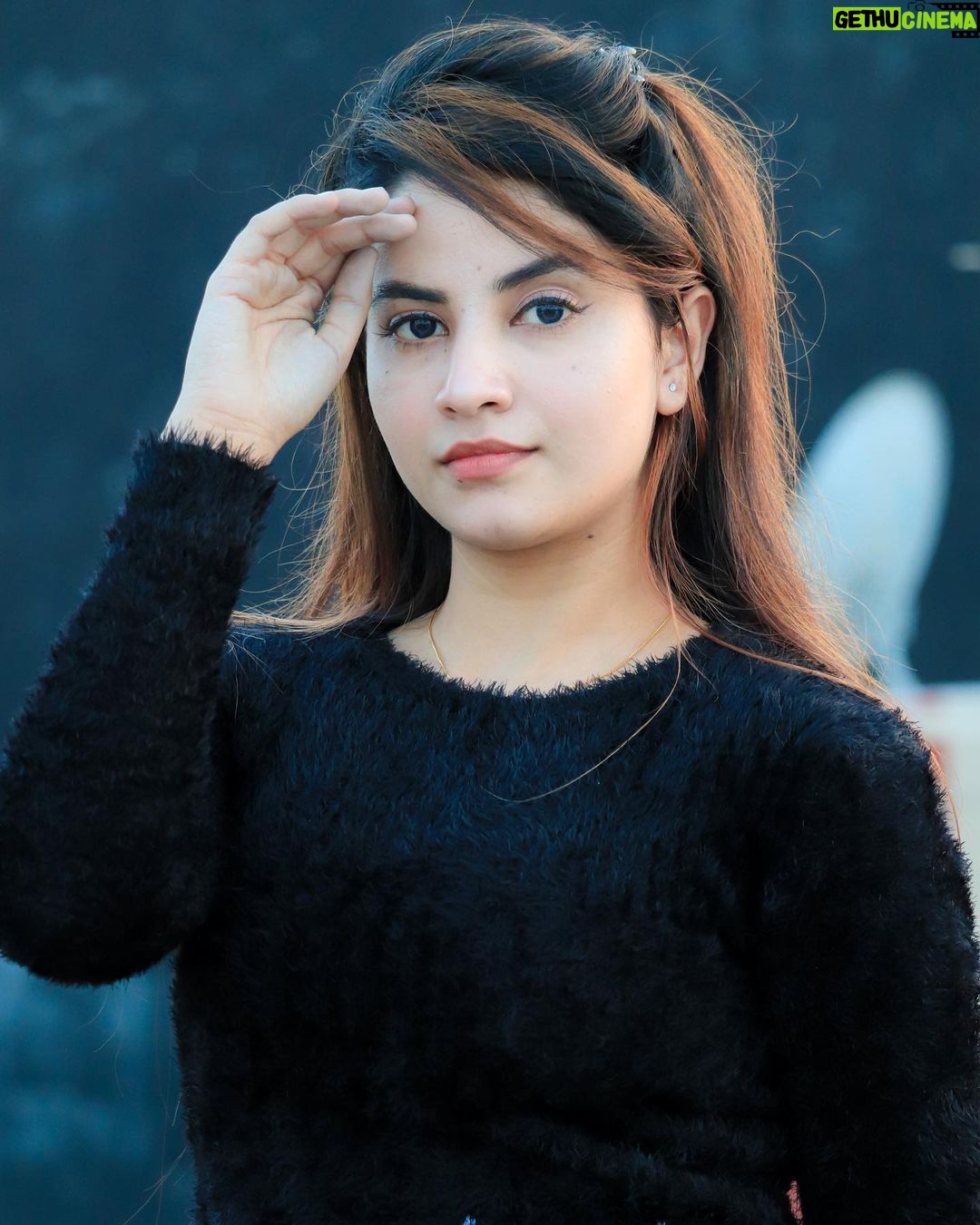 Piyanka Mongia Instagram - Pal Pal Dil Ke Paas..❤️ . . . . . . #piyanka_mongia #piyankians #piifam . . #keepsupporting #keepgoing #keeploving #keepmotivating #kbye #instadaily #instagood #instagram #insta #instamood #instafashion #fashion #fashionblogger #fashionstyle #reels #fashionphotography #fashionable #fashiongram #reelitfeelit #lifestyleblogger #lifestylephotography #reelkarofeelkaro #lifestylemodel #punjab