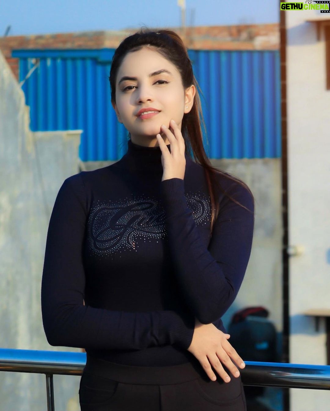 Piyanka Mongia Instagram - Teri Cute Ji Smile..☺️ . . . #piyanka_mongia #piyankians #piifam . . #keepsupporting #keepgoing #keeploving #keepmotivating #kbye #instadaily #instagood #instagram #insta #instamood #instafashion #fashion #fashionblogger #fashionstyle #fashionista #fashionphotography #fashionable #fashiongram #lifestyle #lifestyleblogger #lifestylephotography #lifestylebloggers #lifestylemodel #punjab
