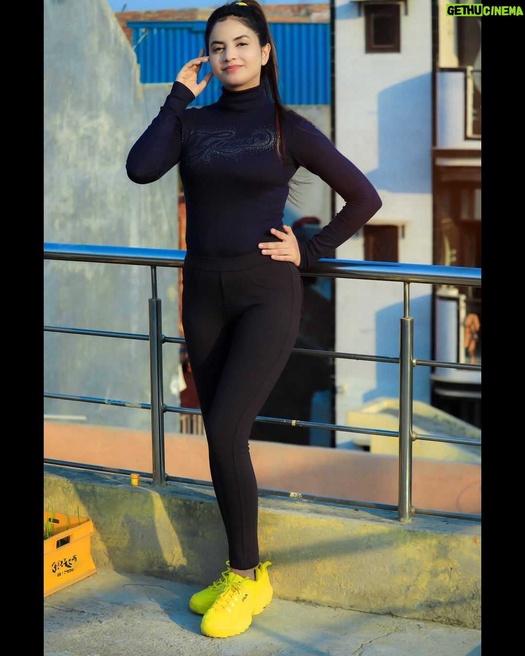Piyanka Mongia Instagram - Classy Enough??π₯ . . . #piyanka_mongia #piyankians #piifam . . #keepsupporting #keepgoing #keeploving #keepmotivating #kbye #instadaily #instagood #instagram #insta #instamood #instafashion #fashion #fashionblogger #fashionstyle #fashionista #fashionphotography #fashionable #fashiongram #lifestyle #lifestyleblogger #lifestylephotography #lifestylebloggers #lifestylemodel #punjab