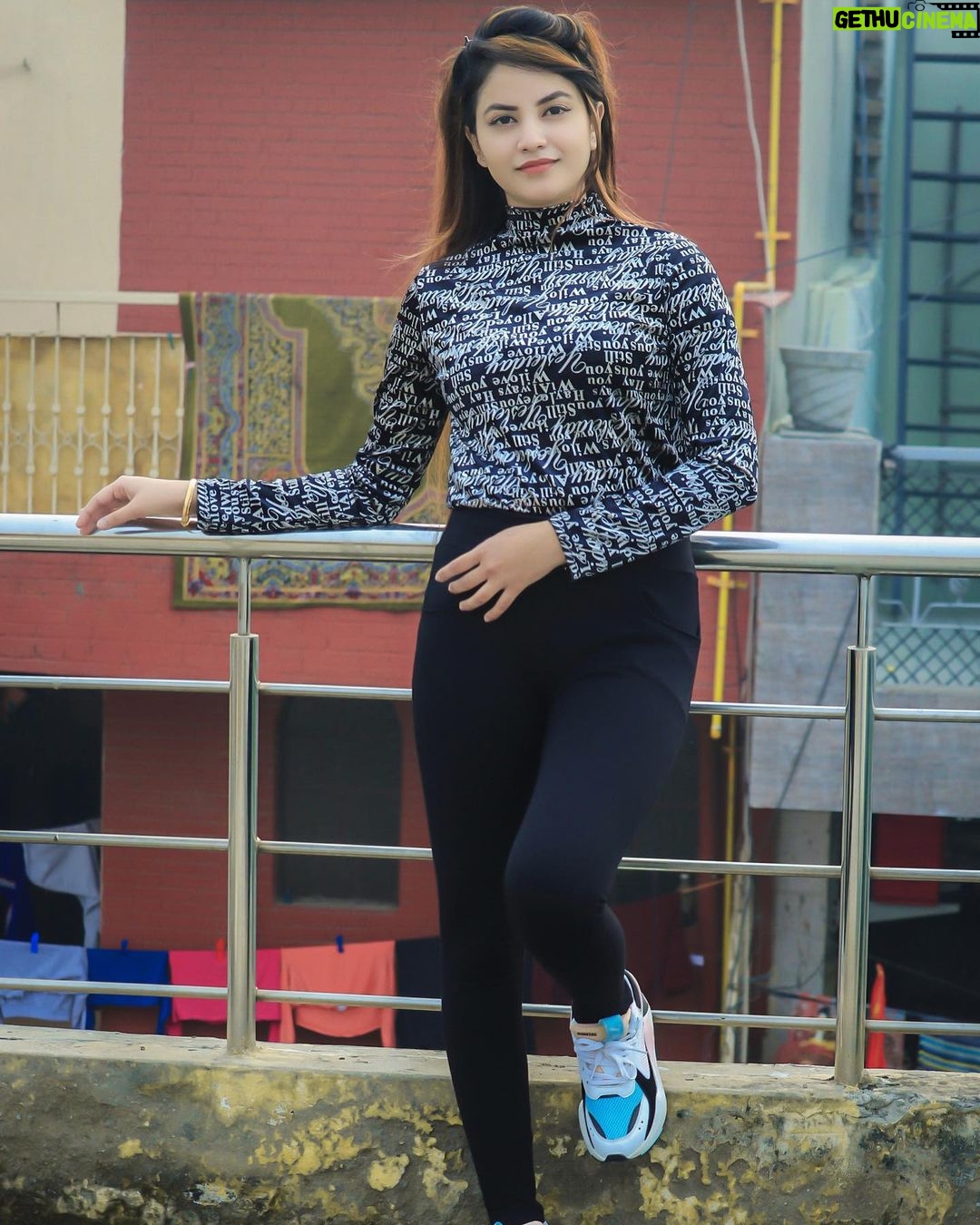Piyanka Mongia Instagram - Classy Enough??👅 . . . #piyanka_mongia #piyankians #piifam . . #keepsupporting #keepgoing #keeploving #keepmotivating #kbye #instadaily #instagood #instagram #insta #instamood #instafashion #fashion #fashionblogger #fashionstyle #fashionista #fashionphotography #fashionable #fashiongram #lifestyle #lifestyleblogger #lifestylephotography #lifestylebloggers #lifestylemodel #punjab