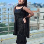 Piyanka Mongia Instagram – Last picture is my favourite🖤😍 
Which one is yours favourite?☺️👇🏻
.
.
#ootd #picoftheday #instagram #blacksuit #punjab #haryana #haryanvi #punjabi