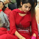 Piyanka Mongia Instagram - ग्रह हवन 🌹 SWIPE LEFT👈🏻 . . . #picoftheday #piyankamongia #piyanka_mongia #piyankamongia #keepsupporting #keepgoing #keepsmiling #keeploving #keepmotivating #kbye #picoftheday #pictureoftheday #punjab #ethnicwear #ethnic #traditional #traditionalwear