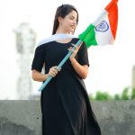 Piyanka Mongia Instagram - So many people might have forgotten, but I never will, the colorful flag of my country, furls so high. Happy Independence Day🇮🇳 . . #happyindependenceday #independenceday #freedom #piyankamongia #piyanka_mongia