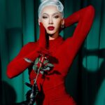 Plastique Tiara Instagram - All I want for Christmas🌹 • Photo @tringhia_nemotion Stylist @phambaoluan Wearing @tonyy.official___ Makeup @justxi1405 Hair @quan_thelittlemerman
