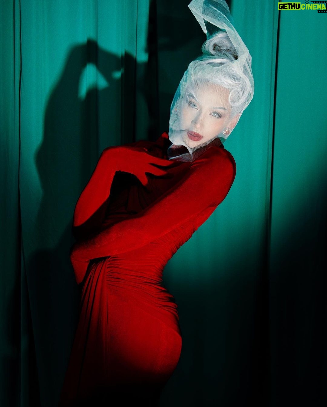 Plastique Tiara Instagram - “You better not be a cvnty Mrs. Claus when I get there” Me: 💋 • Photo by @tringhia_nemotion Stylist @phambaoluan Makeup @justxi1405 Wearing @tonyy.official___ Hair @quan_thelittlemerman