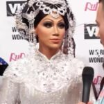 Plastique Tiara Instagram - Mood