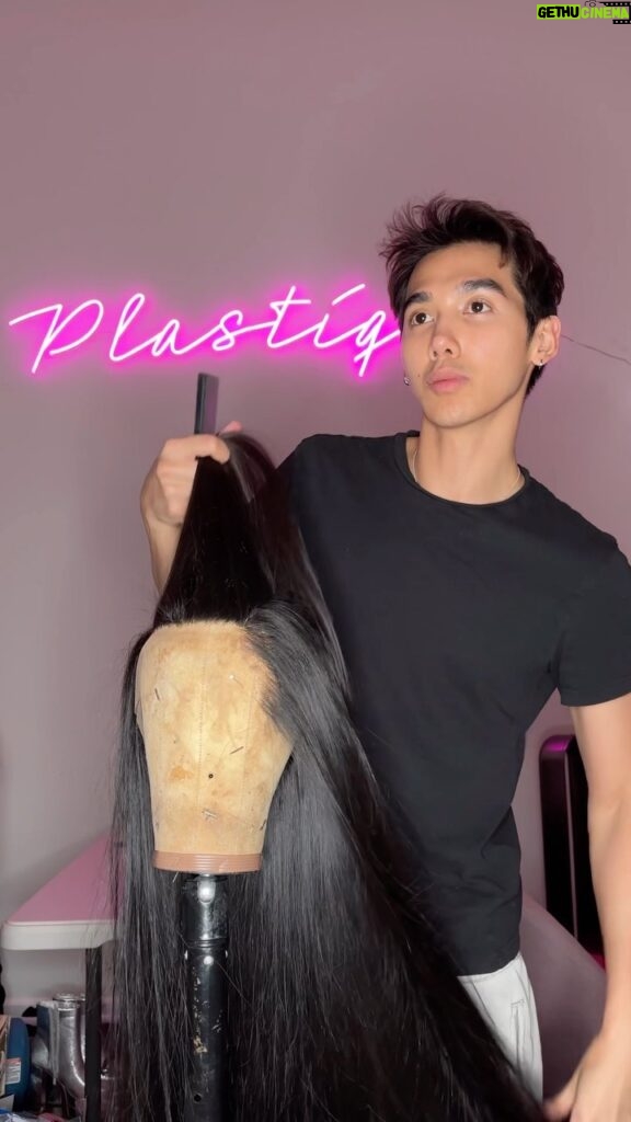 Plastique Tiara Instagram - Style a wig with me