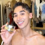 Plastique Tiara Instagram - Been obsessing over this collagen cleansing balm from @elemis for months! It’s like a 2 in 1 mask/cleanser to keep my skin healthy, cleansed and nourished all at the same time 🤍 #elemispartner