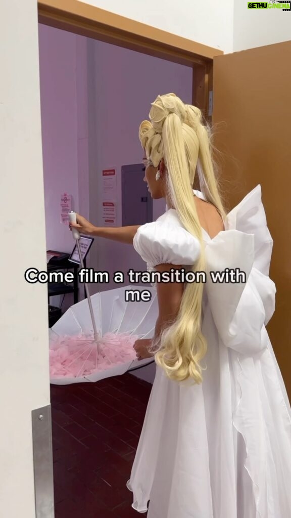Plastique Tiara Instagram - A single queen who works 2 jobs #transformation #dragqueen #transition