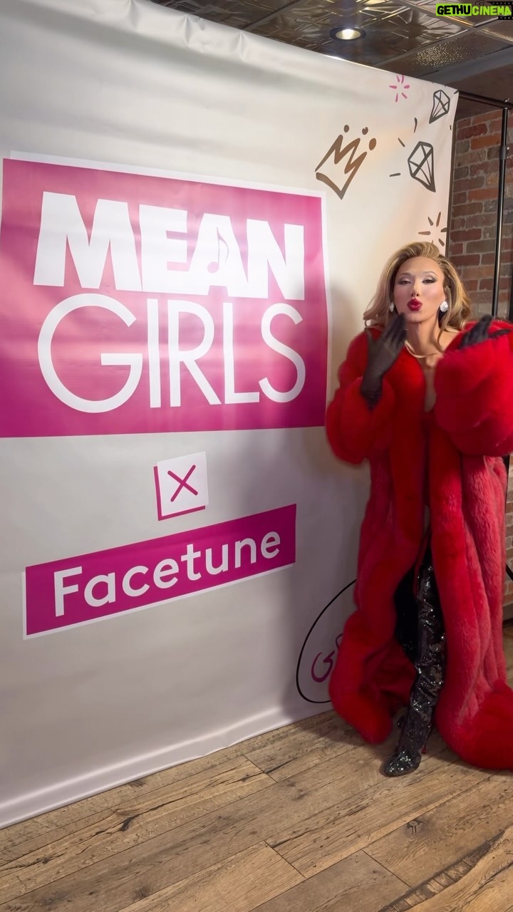 Plastique Tiara Instagram - Plastique of the Plastics 💅 had a Fetching amazing night with @Facetune at the @Meangirls Premiere Pink Carpet to the Afterparty☺️ 🤍 Thank you for having me!