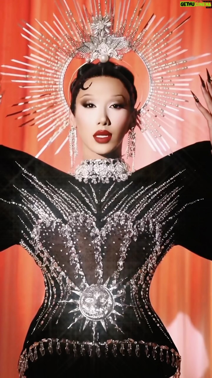 Plastique Tiara Instagram - ☀️🫶#transformation #drag • Filmed by @duyhuynh812