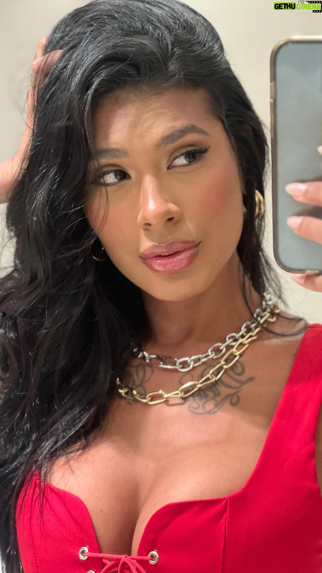 Pocah Instagram - Apenas uma gostosa que sabe que é gostosa