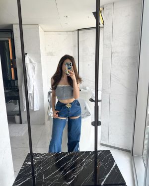 Pokimane Instagram - traveling makes me feel alive 🥲