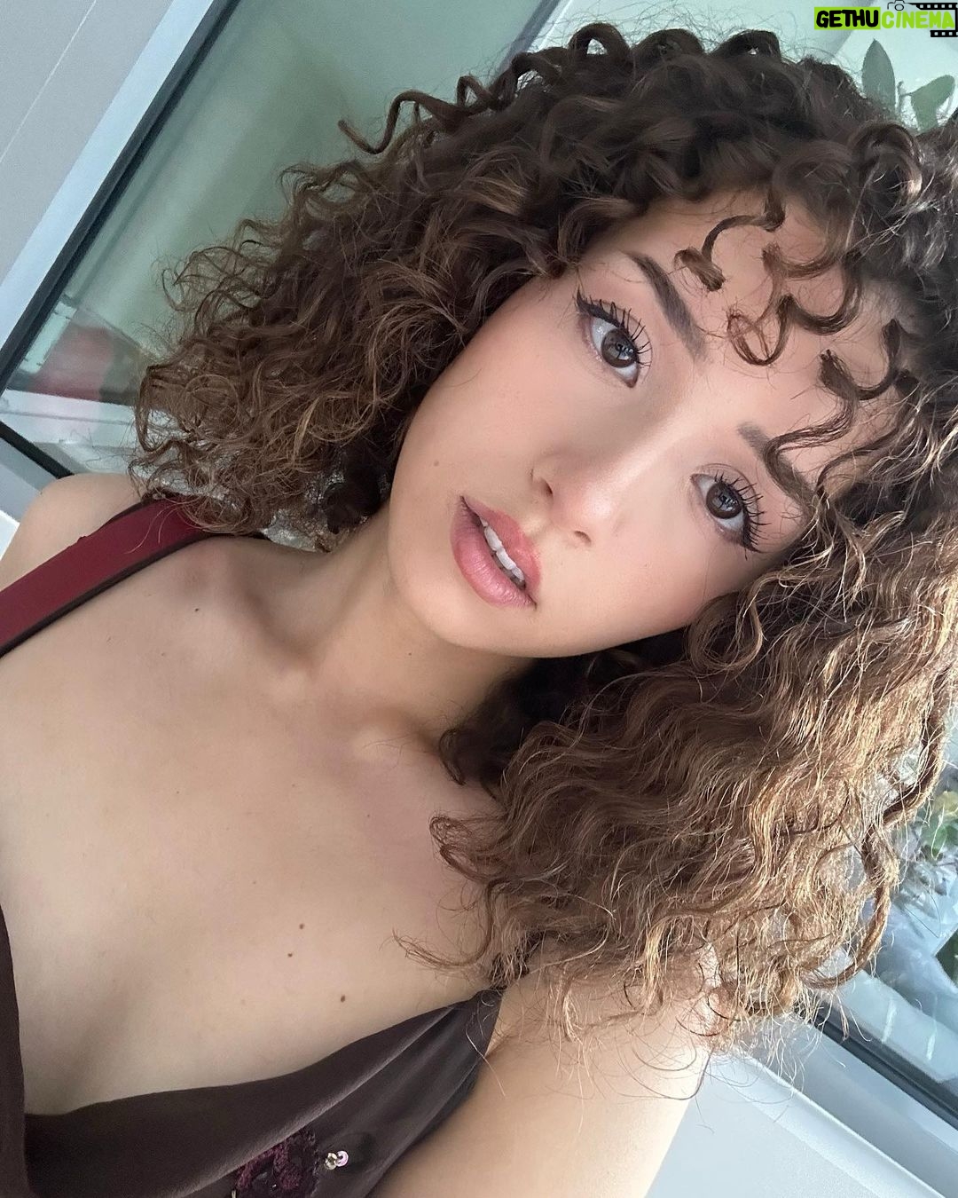 Pokimane Instagram - frizzy & busy ❤️🔥 #GucciHorsebit1955